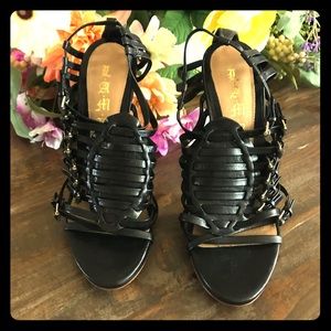 🍭Beautiful L.A.M.B Heels 👠 🖤